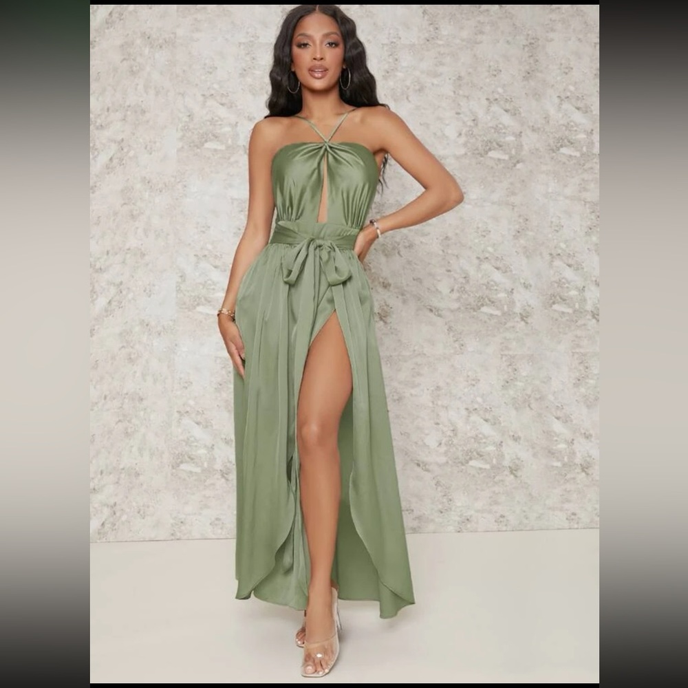 Satin Backless Cut Out
Belted Split Thigh Dress Small